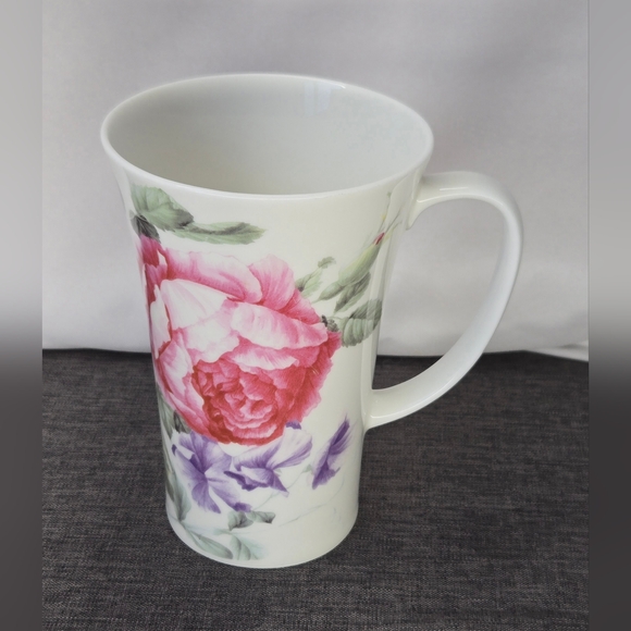 Crown Trent China Carole Watson Eloise Old English Roses Pattern Mug - Picture 1 of 6